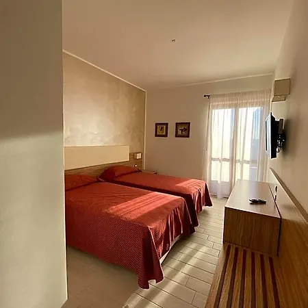 La Rustica Hotel *